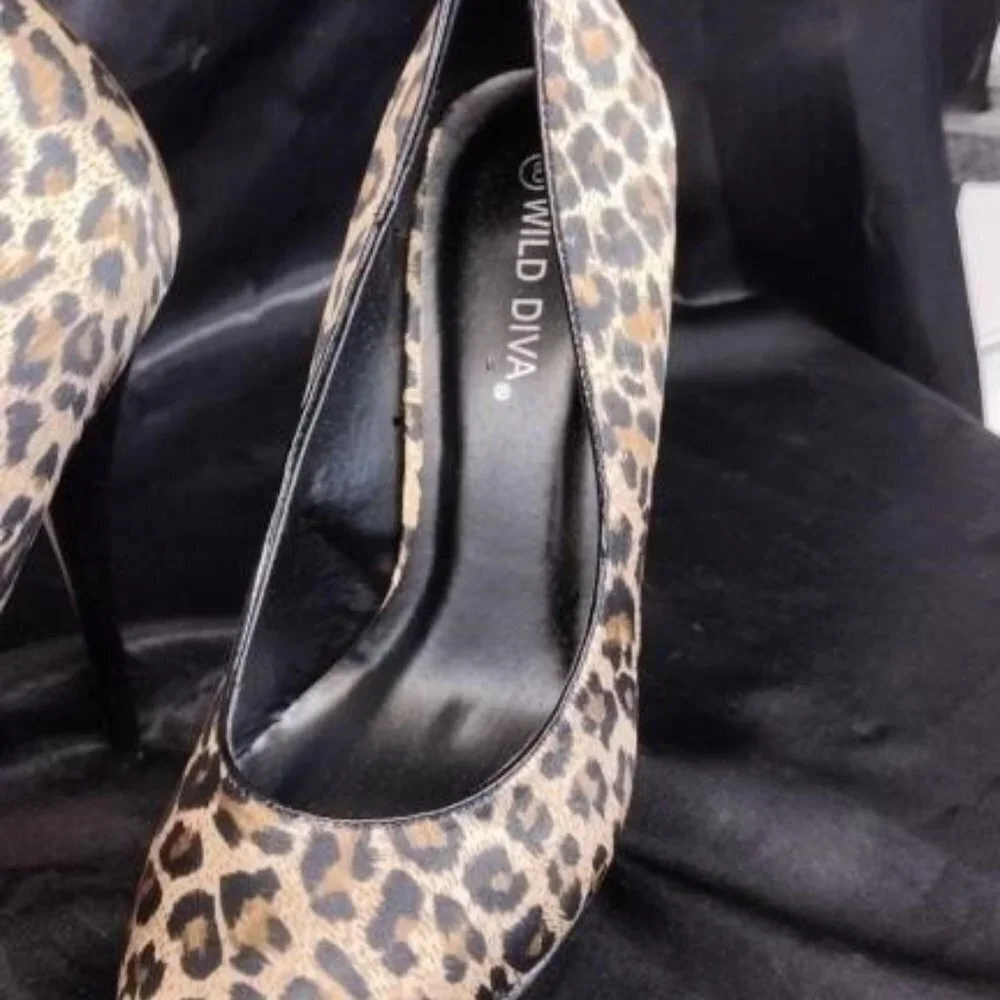 BOGO WILD DIVA SATIN LEOPARD ANIMAL PRINT HIGH HEELS PUMPS SHOES STILETTOS 8